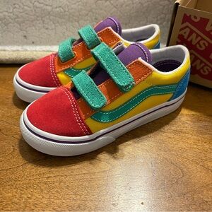 Old School V- Rainbow Colorblock 
Size 10- Toddler